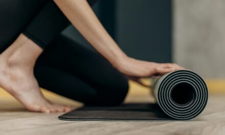 How to Choose the Best Yoga Mat for Beginners: A Comprehensive Guide