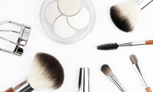 The Ultimate Buyer’s Guide to Cruelty-Free Makeup Brushes